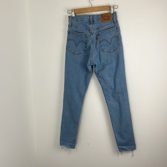 Levi’s Wedgie Skinny Distressed Faded Jeans - Picture 6 of 7